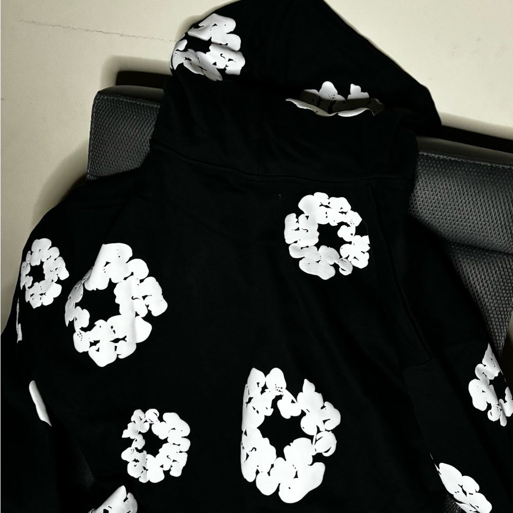 Denim Tears Cotton Wreath Black Authentic Sweatshirt Medium Mens Size